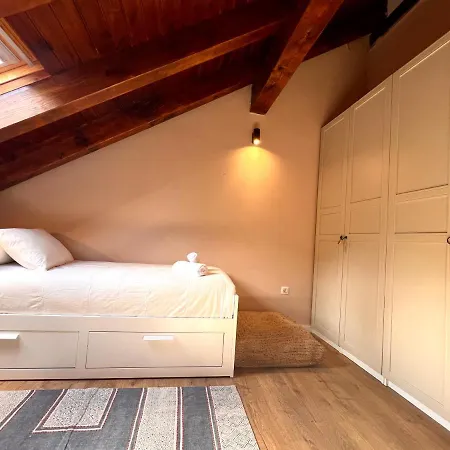 Duplex La Roca - L'amfitriona エスポット