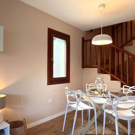Duplex La Roca - L'amfitriona *